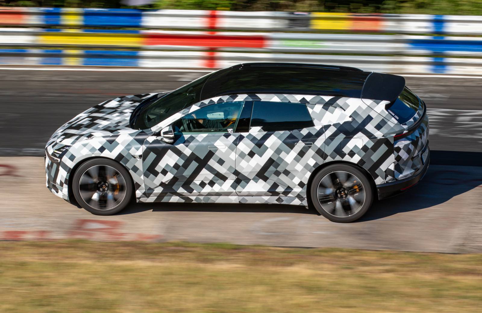 Polestar 4 SUV spyshot
